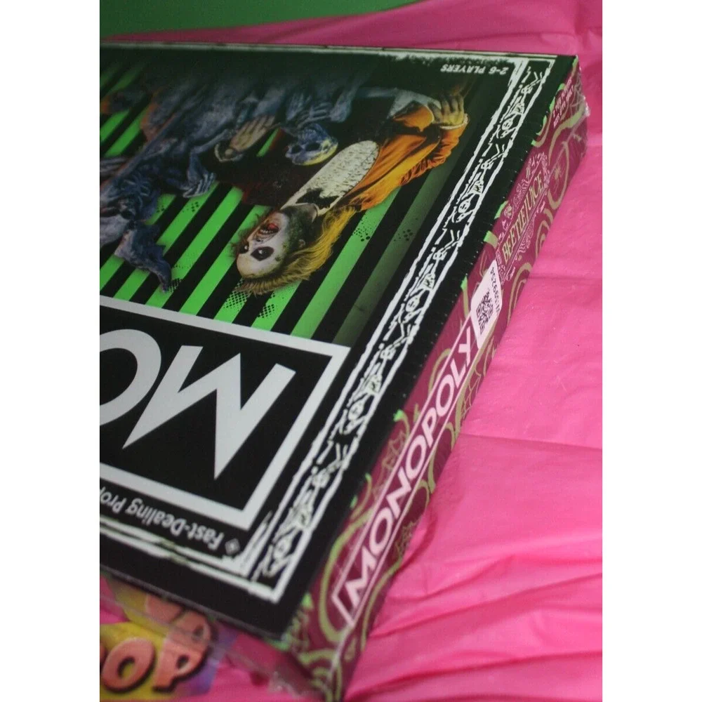 Beetlejuice USAopoly Monopoly Full Size Game Halloween Hasbro Classic